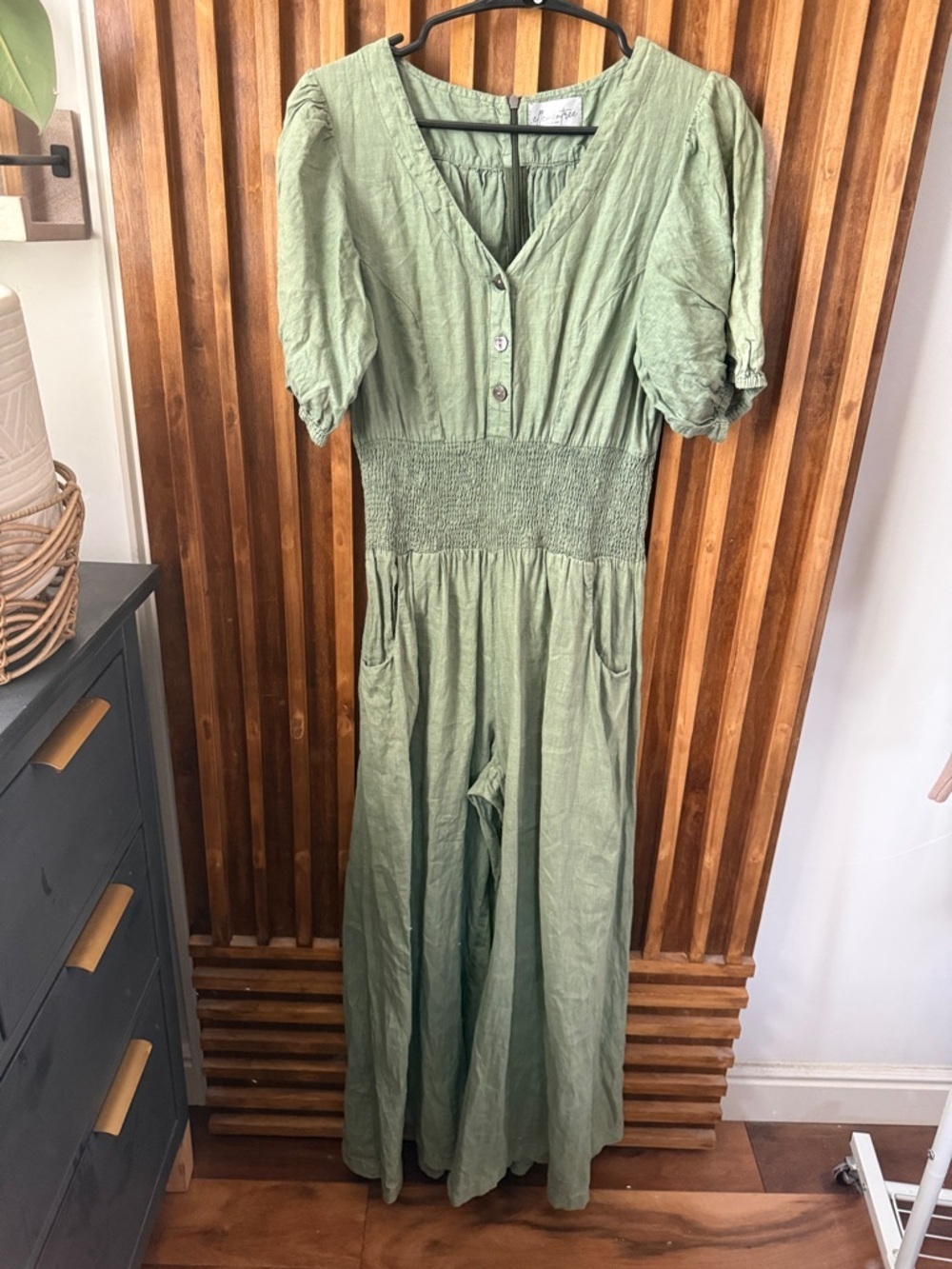 ELLEMENTREE Handmade 100% Linen Boho Wide Leg Jumpsuit in sage. SIze S